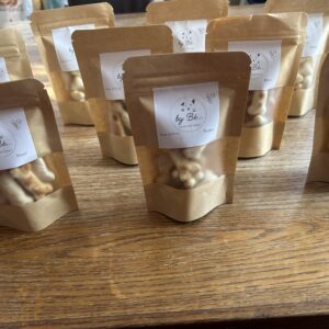 Bonbon crées de façon artisanal 100% avec des produits frais et locaux par "by Bé....." goût poulet ou boeuf